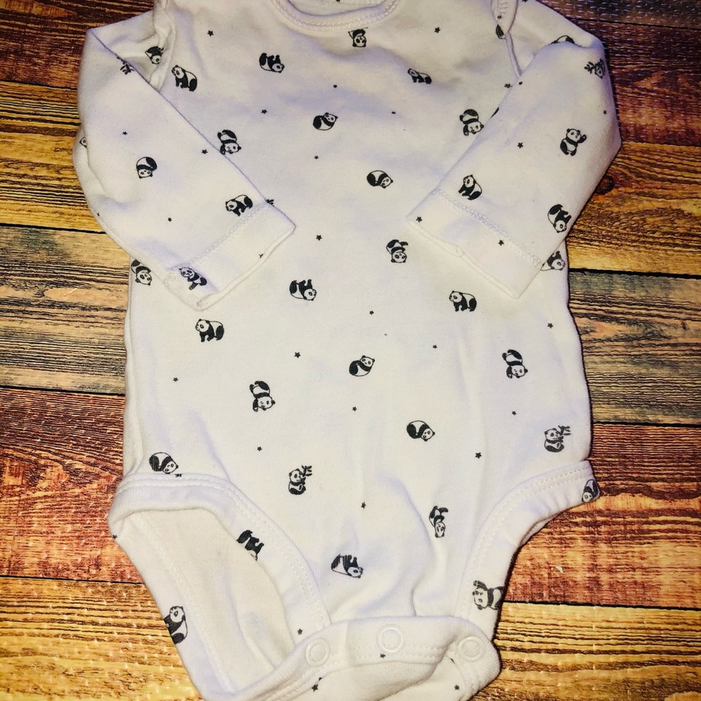CARTERS MATCHING SET - Picture 2 of 3